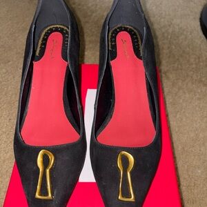 Black Pointed Toe Women's Flats with Gold Accent - Designer-Inspired